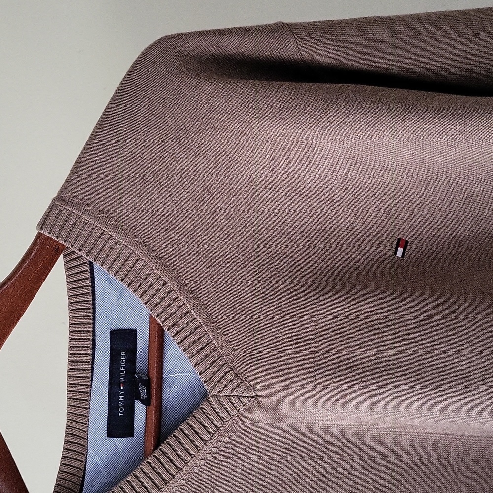 Tommy Hilfiger 100% Cotton V-Neck Jumper in Tan